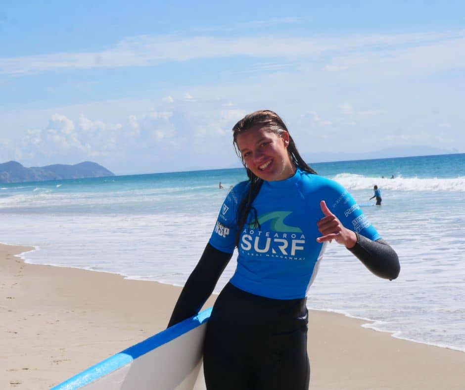 kids surfing school holiday program 3